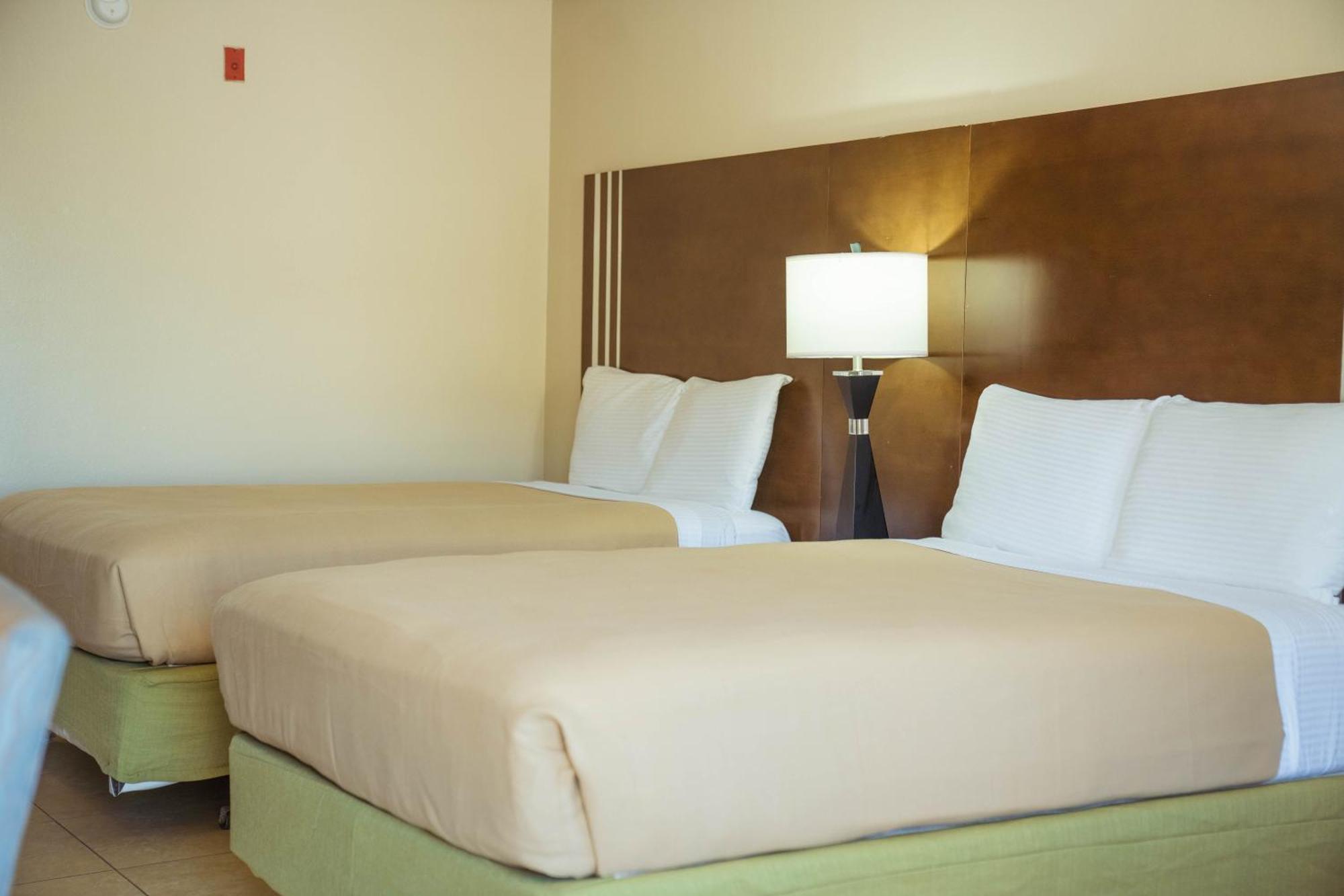 Serena Inn Citrus Ridge Esterno foto